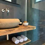فيلة Casa Mu